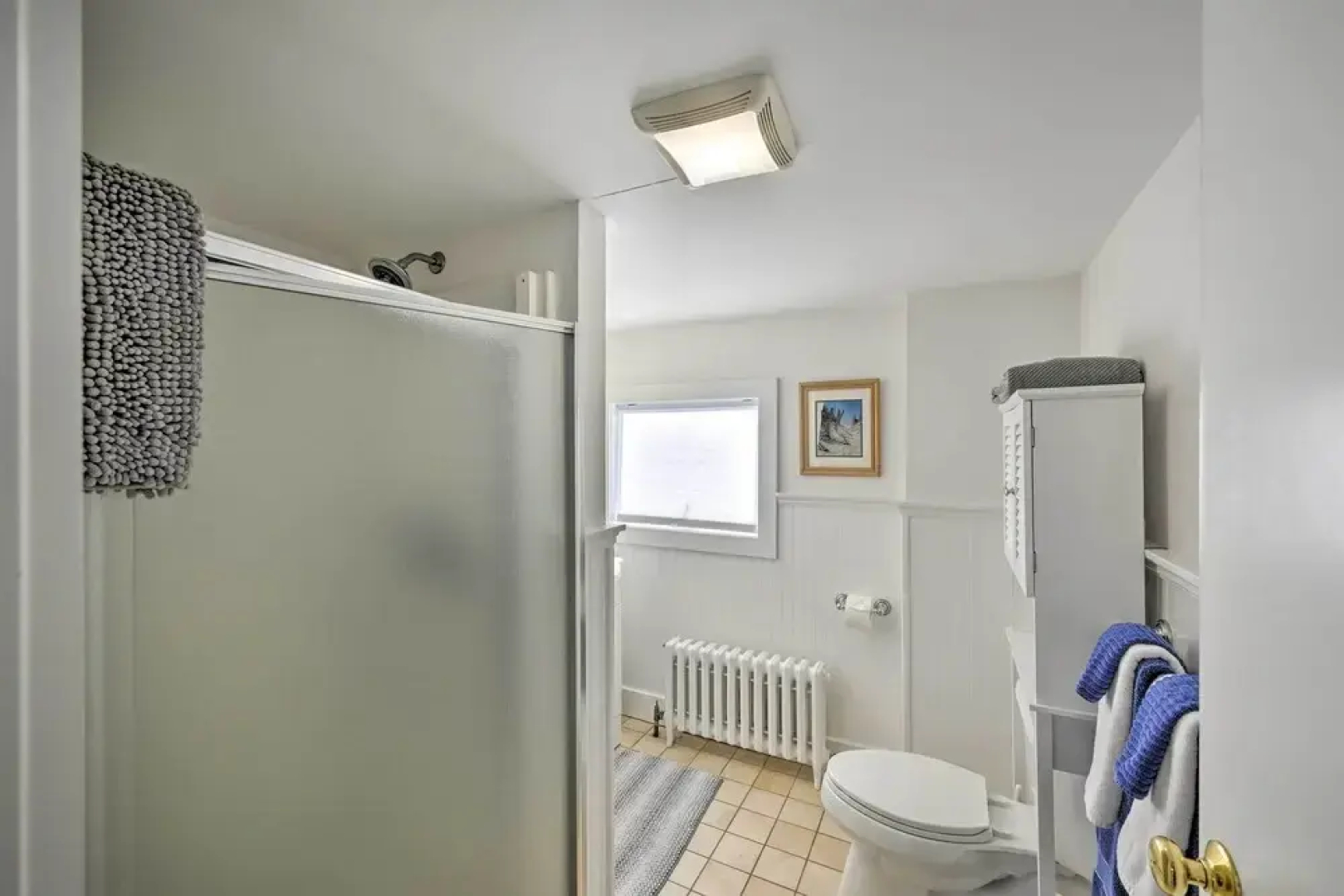 Quaint DT Greenport Apt - 2 Mi to Shelter Island!