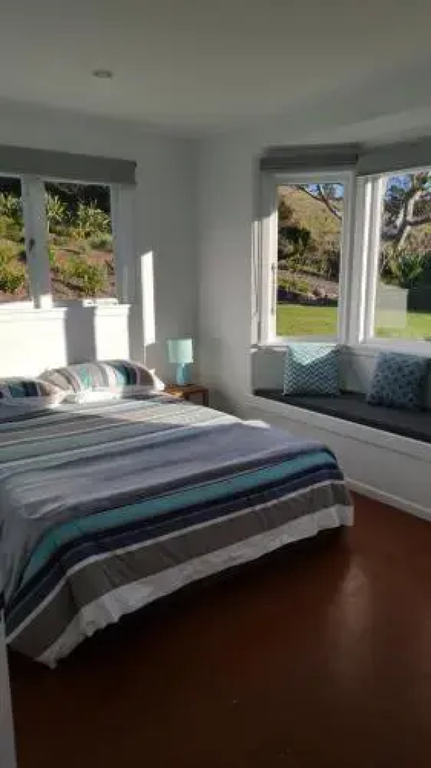 Hot Water Beach Surf Sound Cottage