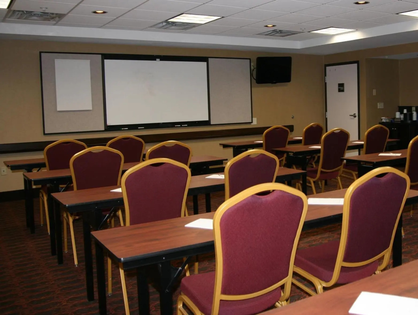 Hampton Inn & Suites Peru