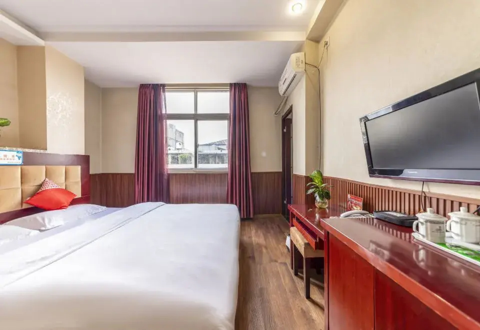 Donghao Hotel (Xichang tourism distribution center store)