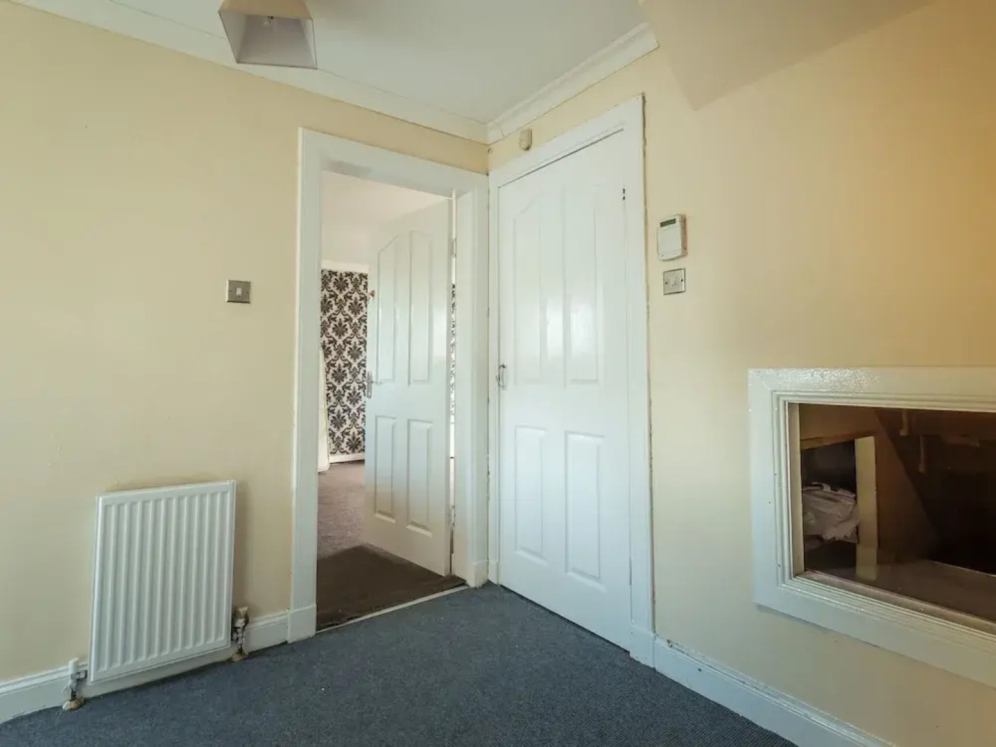 Alluring Holiday Home in Livingston near Town Center