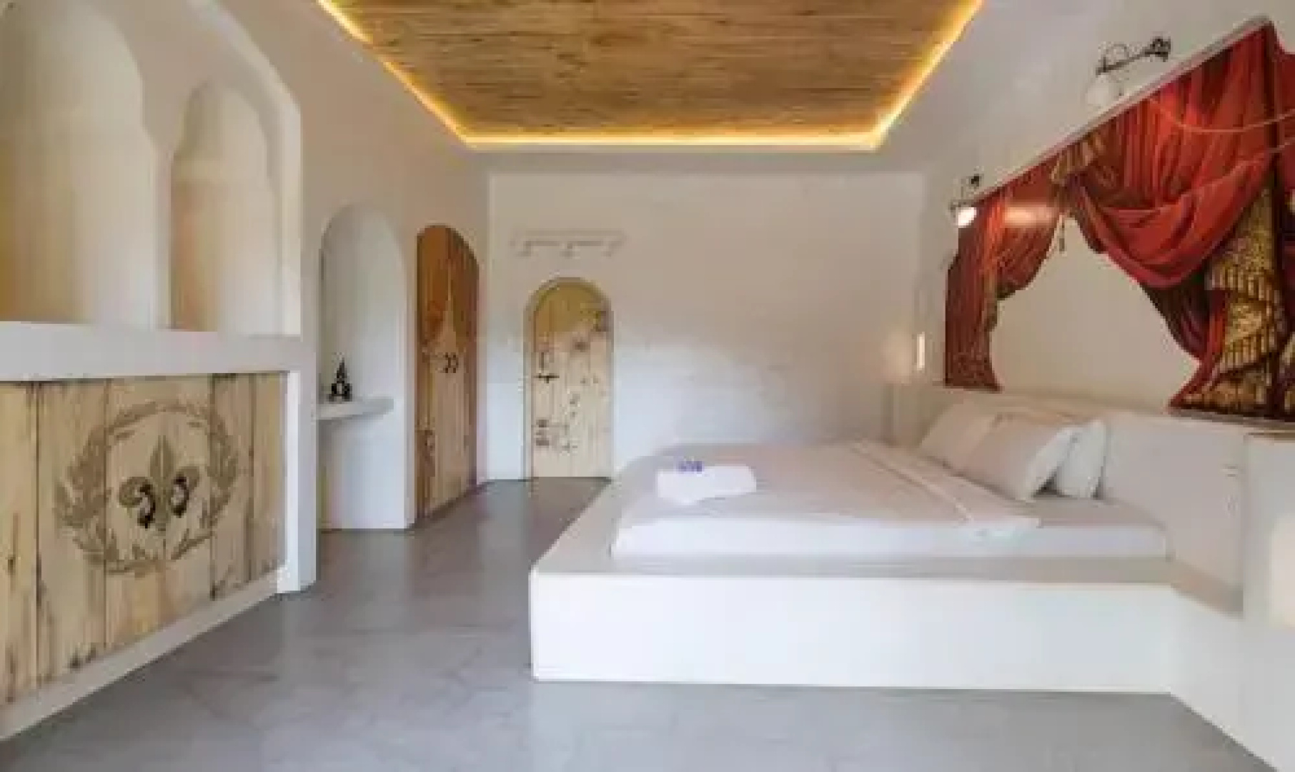 SaffronStays Casa Blanca