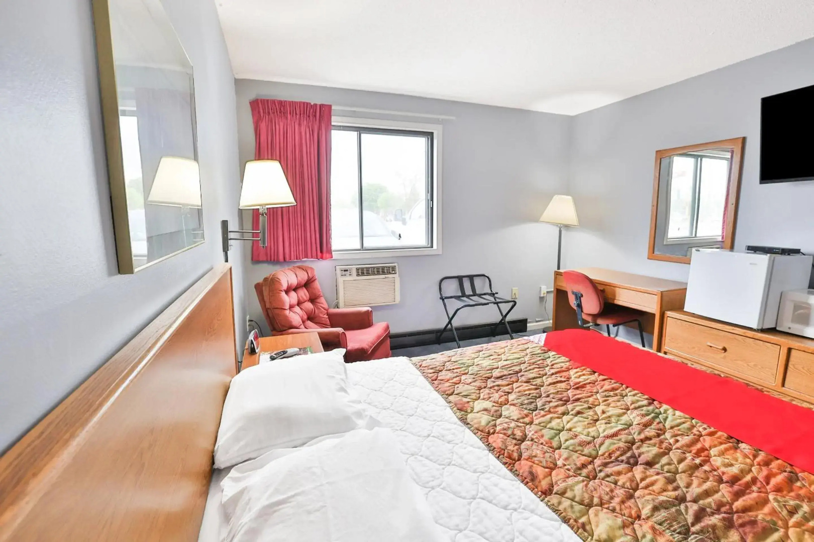 OYO Hotel Pipestone MN, Canterbury Park