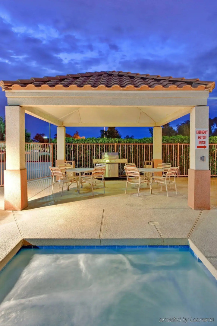 Sonesta Simply Suites Phoenix Tempe