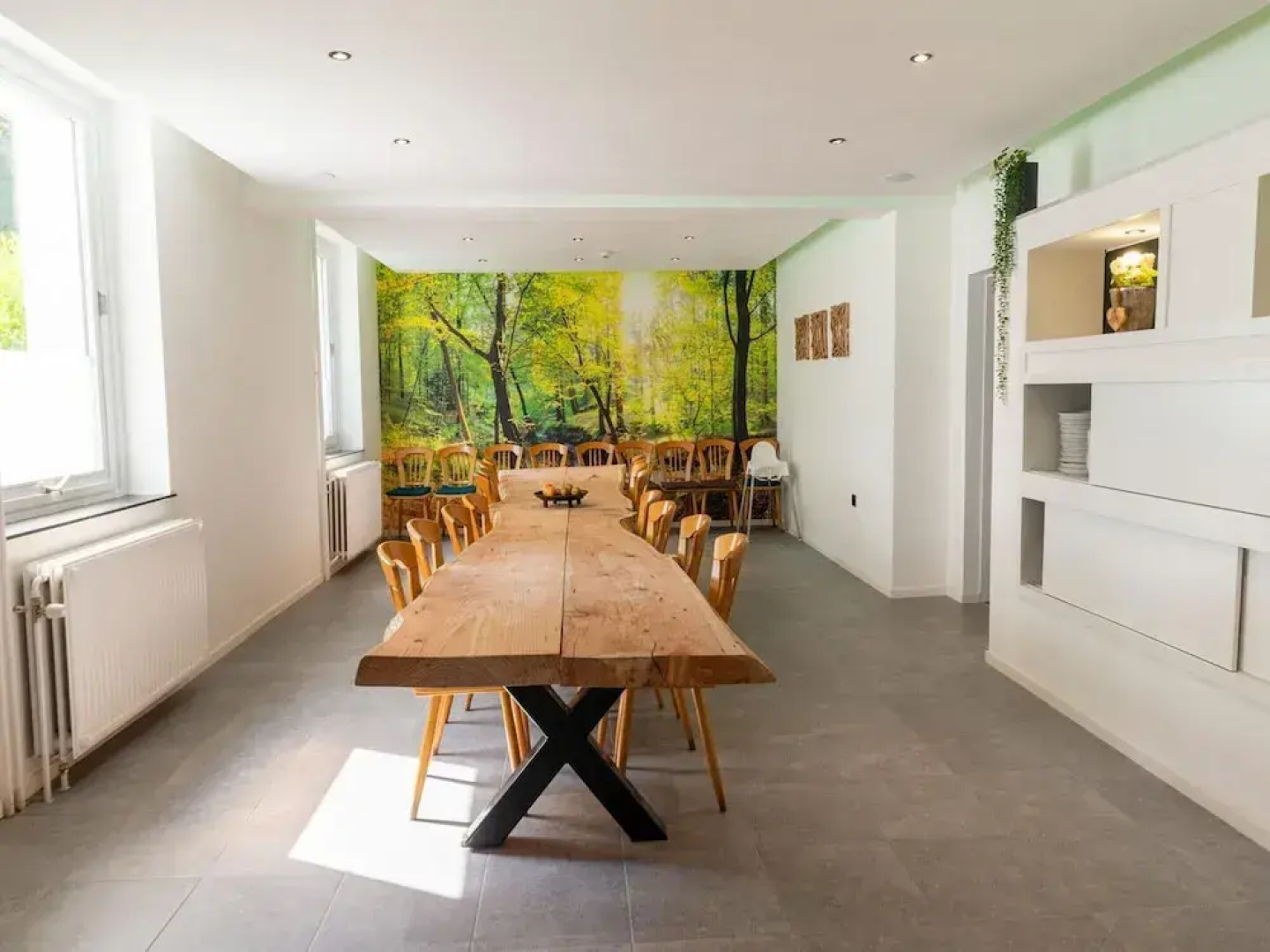 Mansion With Pool & Bar