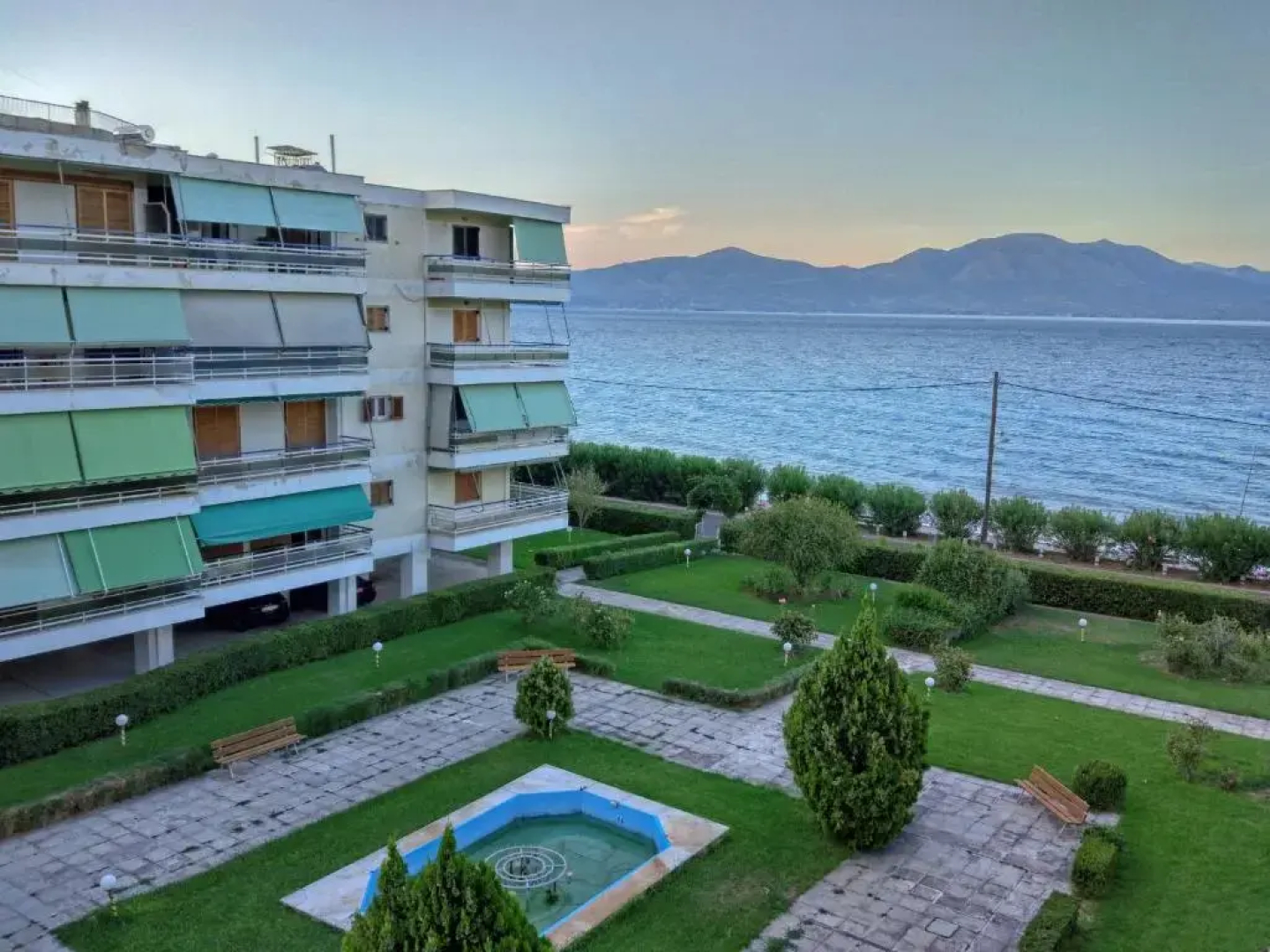 Διαμέρισμα δίπλα στη θάλασσα, παραλία Μαρκοπούλου