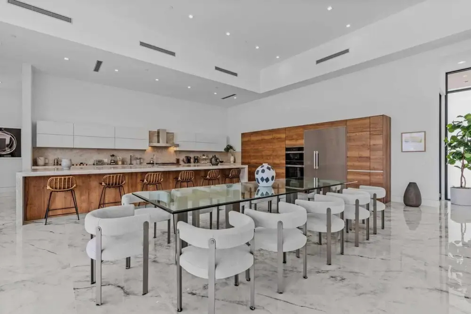 Sleeps 31 2 Luxury Villas w/ Pool + Spa, Putting Green Bravo by Avantstay