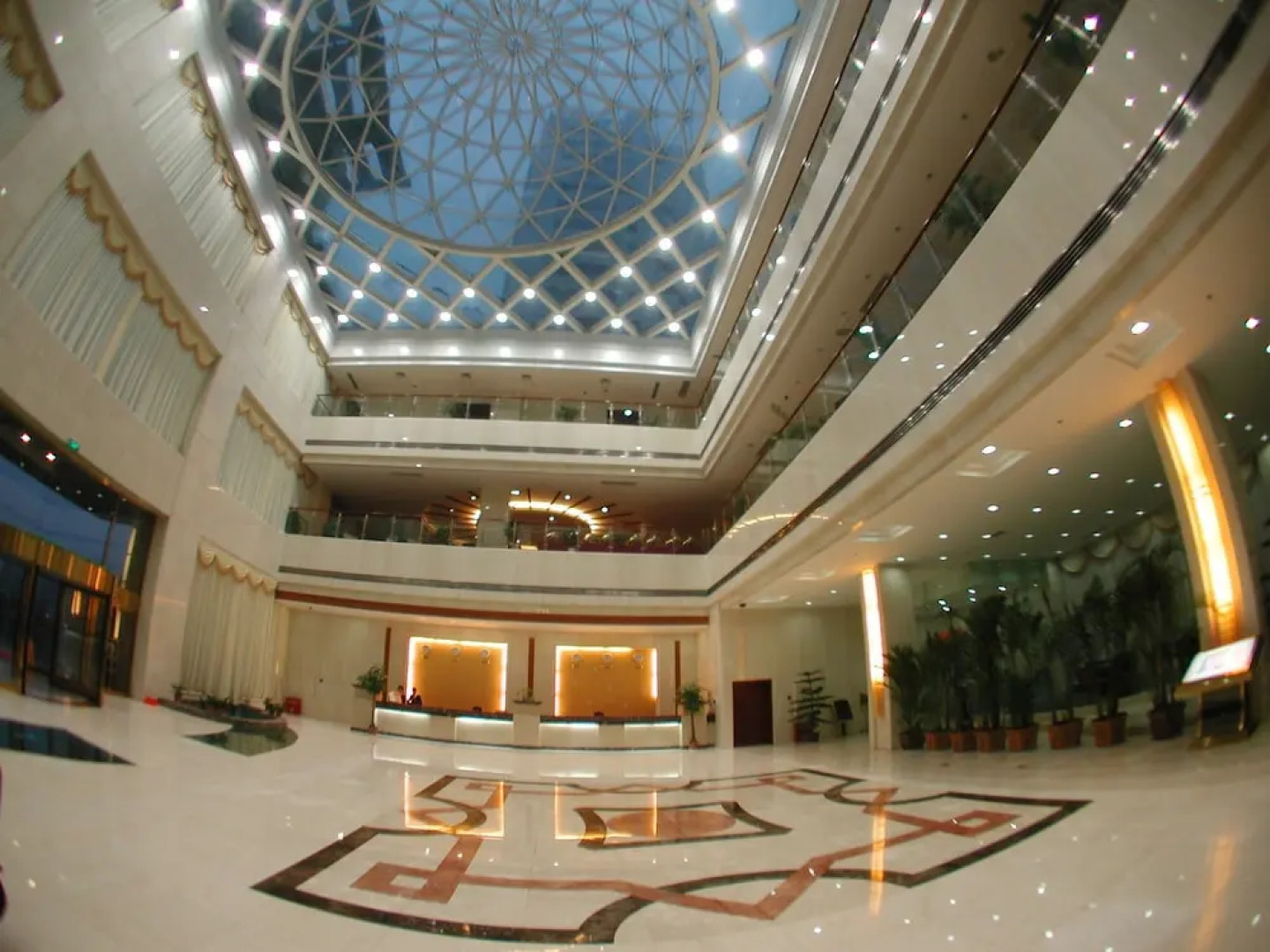 Luoyang Yijun Hotel