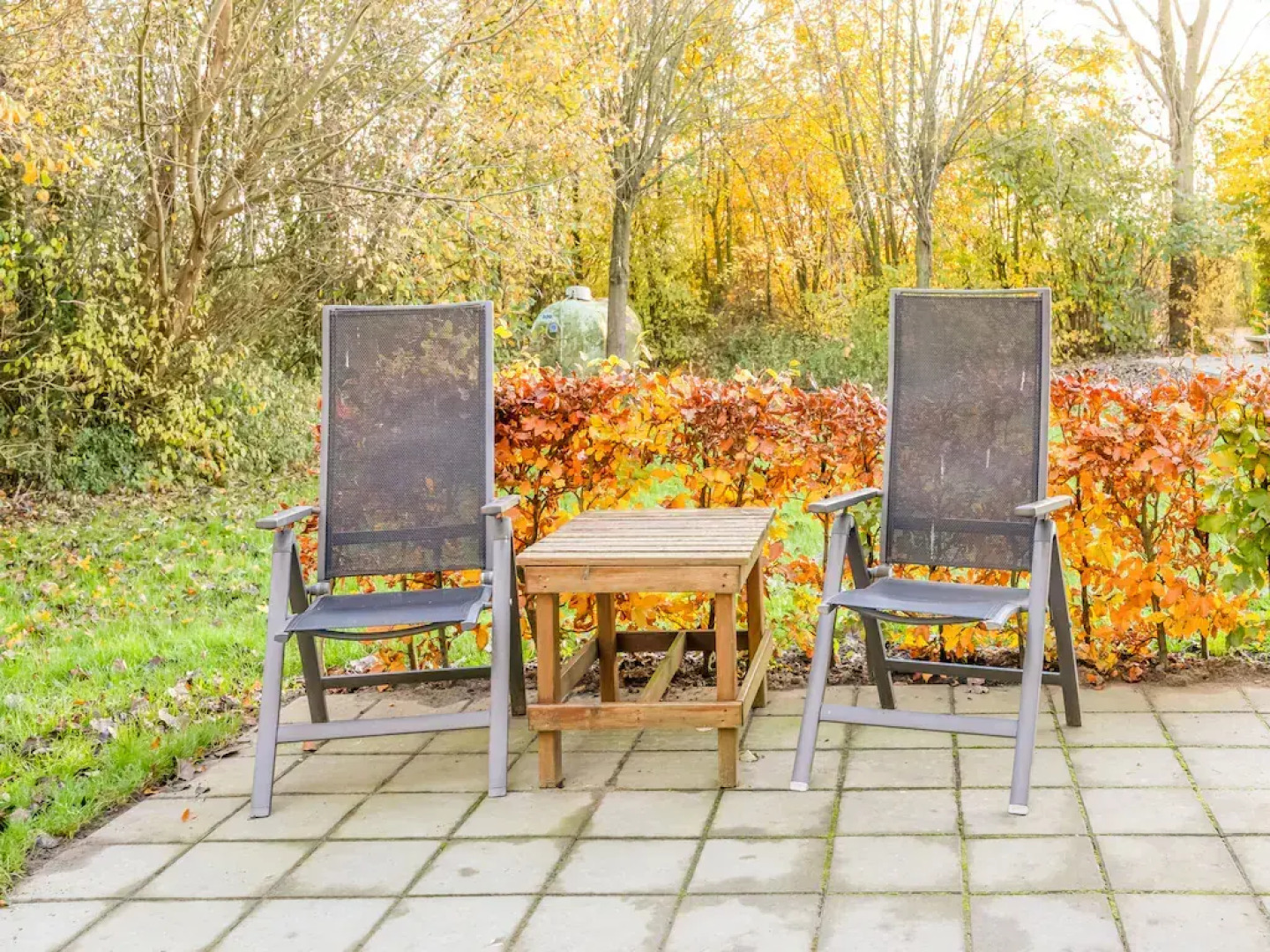 Tranquil Holiday Home in Lage Zwaluwe With Terrace