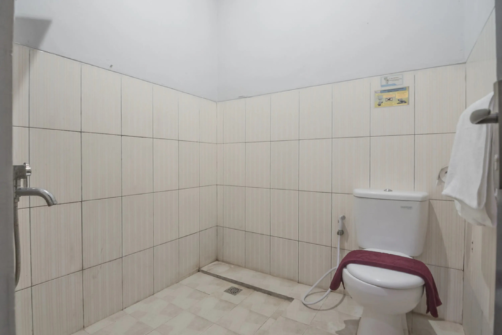 RedDoorz Premium @ Kahai Beach Lampung