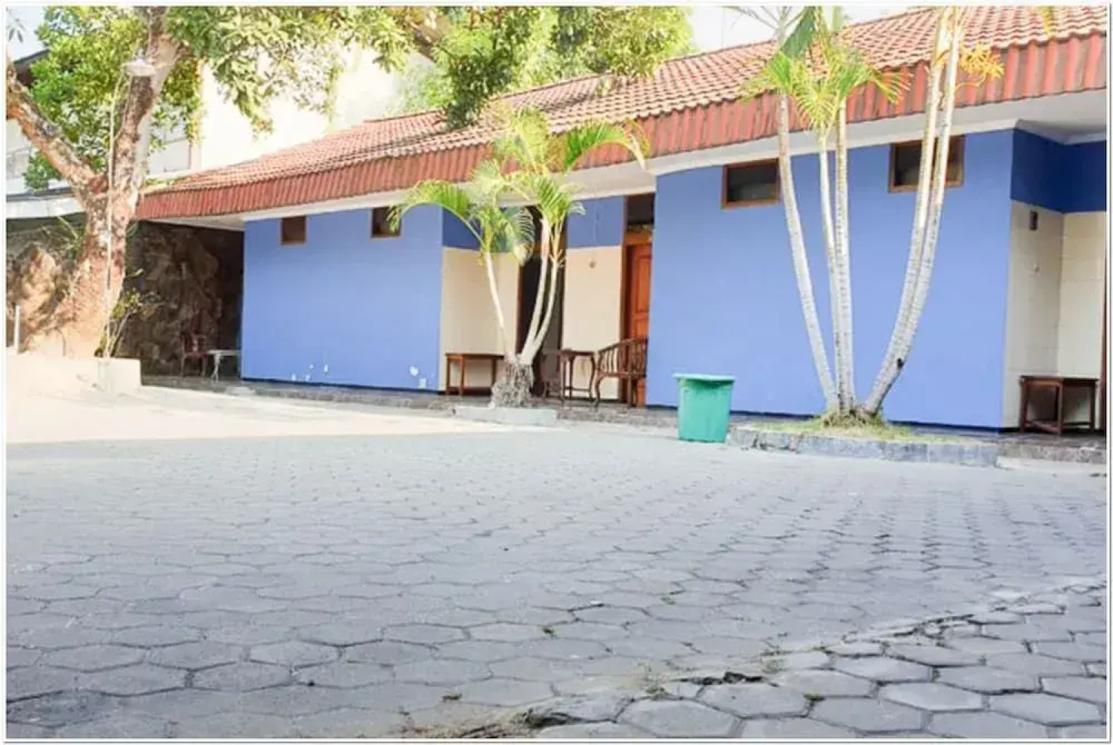 RedDoorz near Bojonegoro Train Station