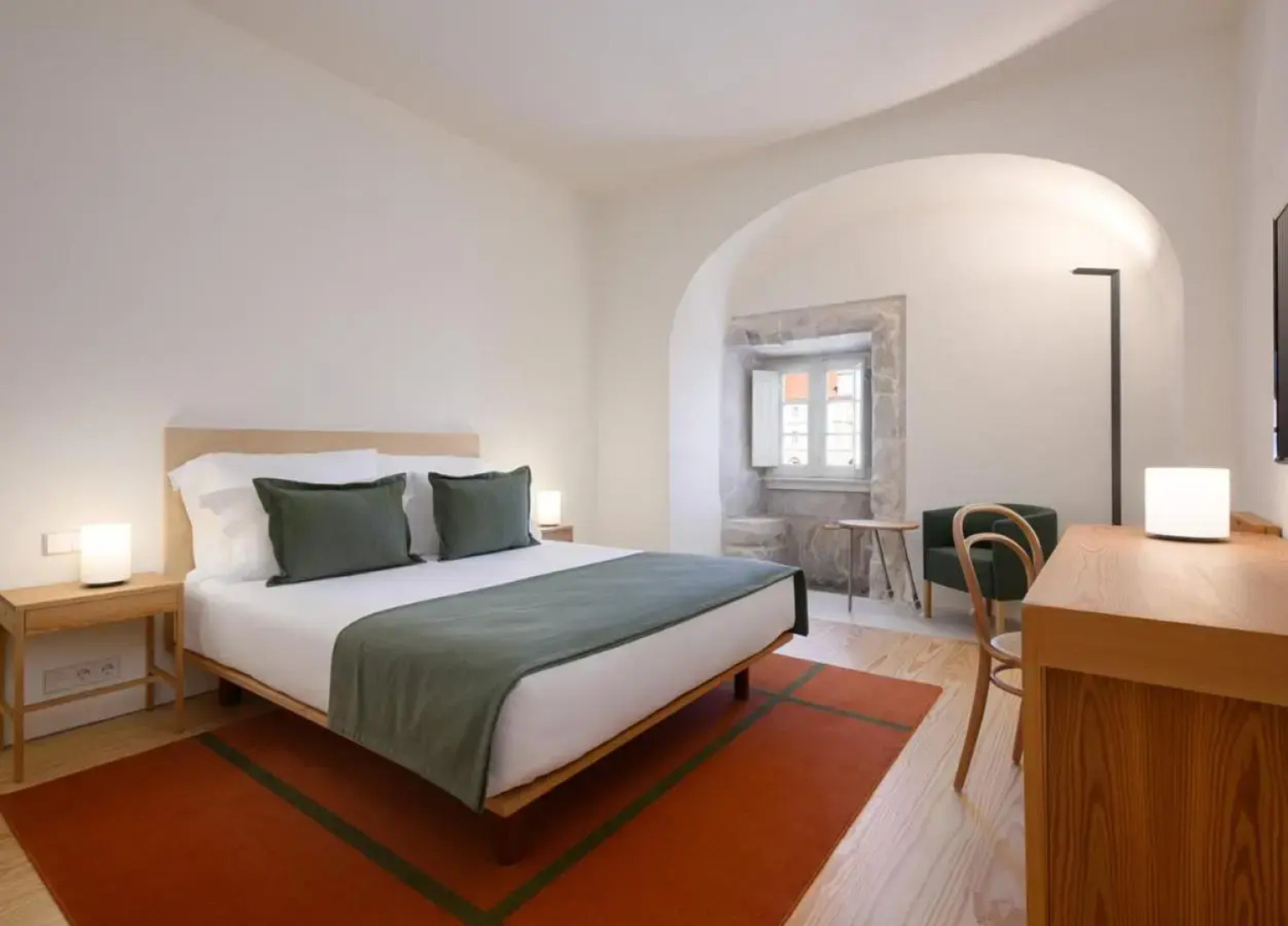 Отель Montebelo Mosteiro de Alcobaca Historic Hotel