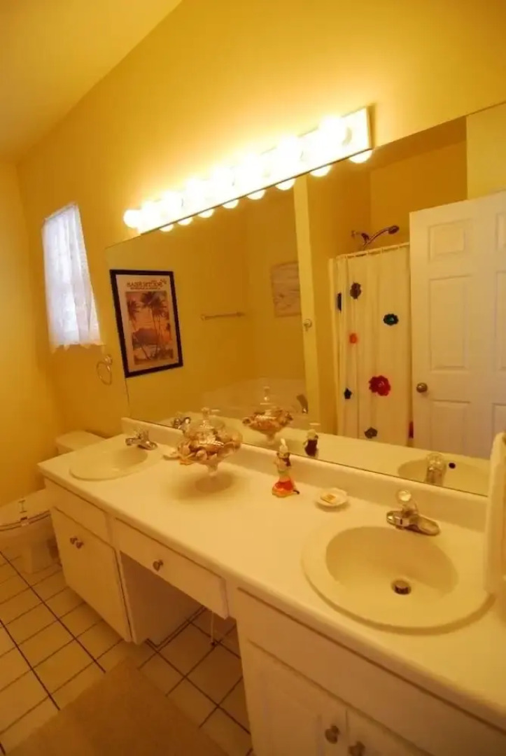 Sea La Vie by RedAwning