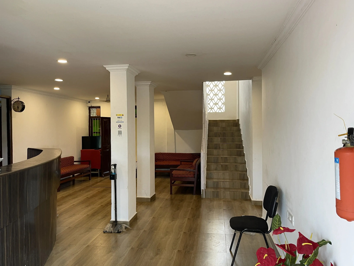 Salotel- near Mae De Deus Church