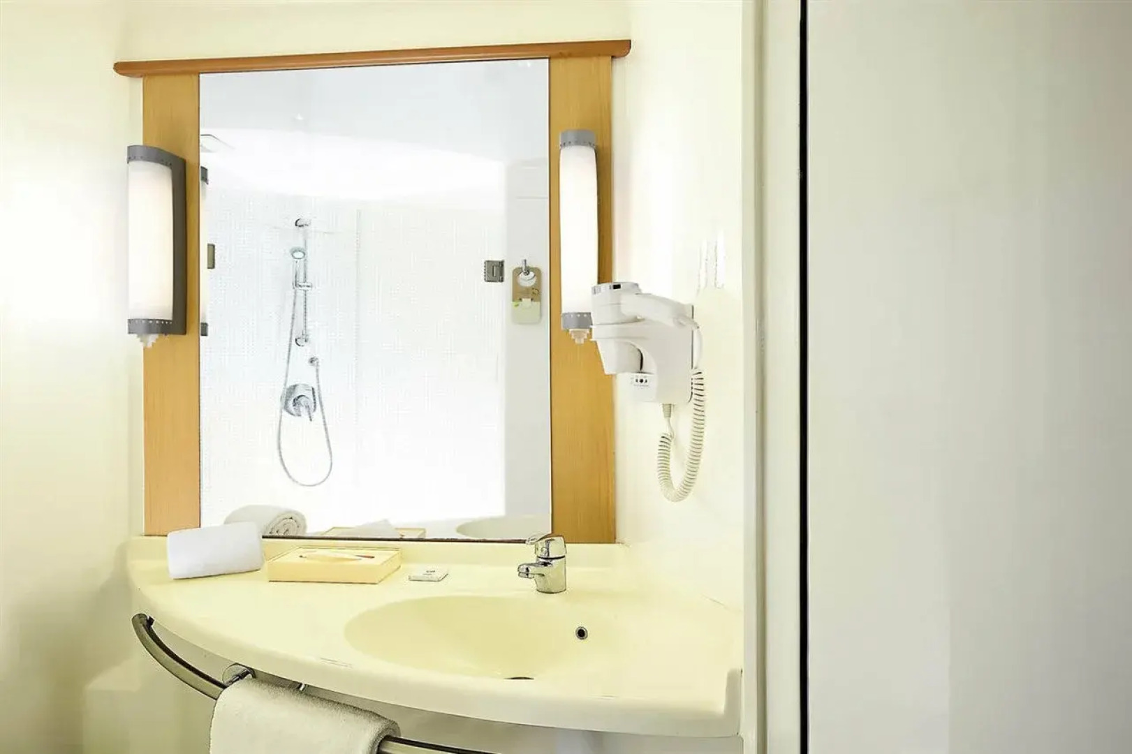 ibis Pune Viman Nagar Hotel