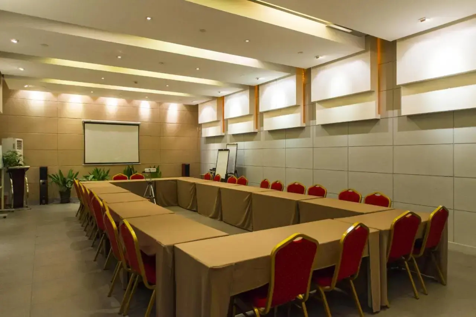Puer King Land Hotel
