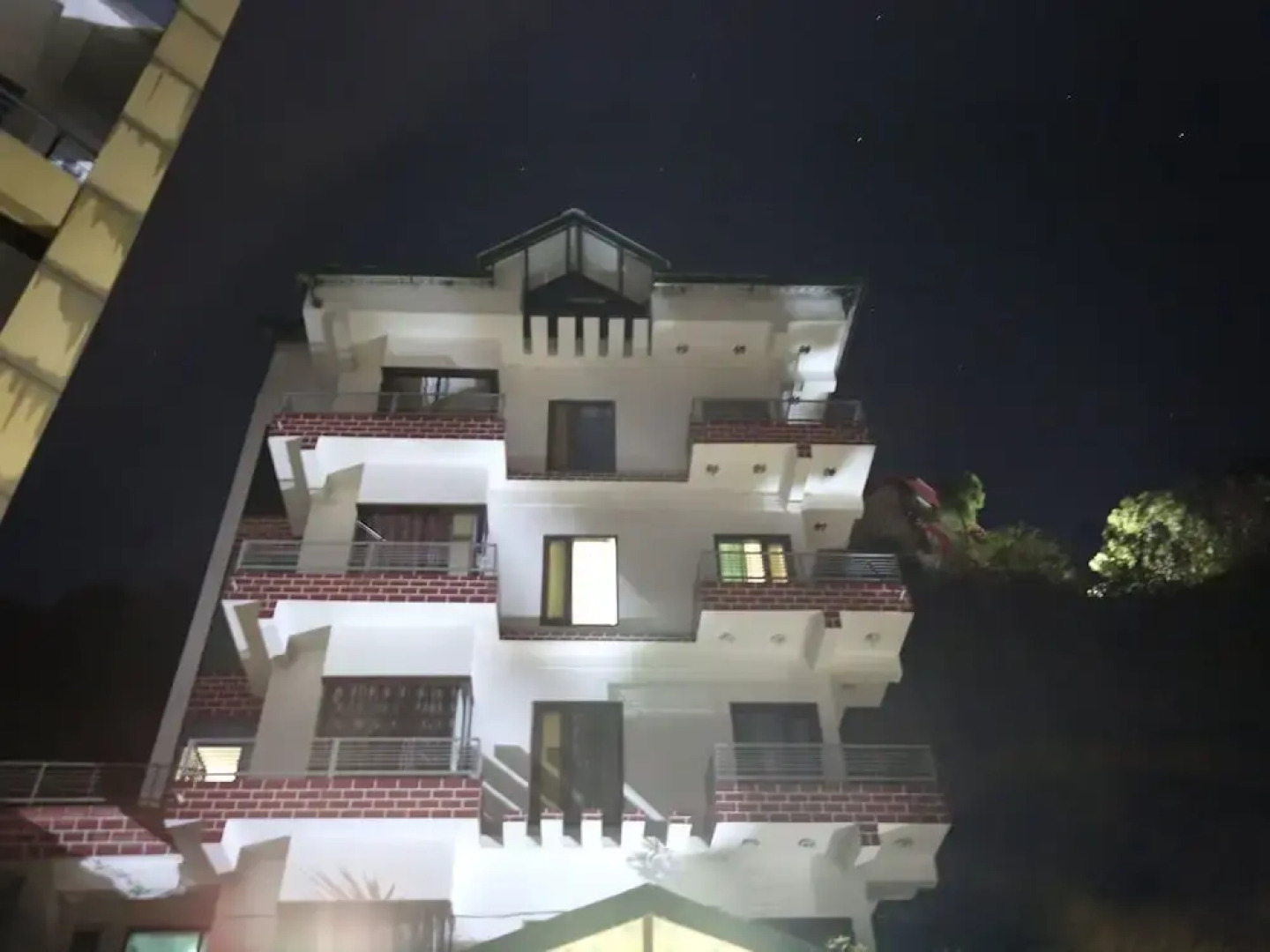 OYO 12188 Home Modern 2BHK Kalka Shimla Highway