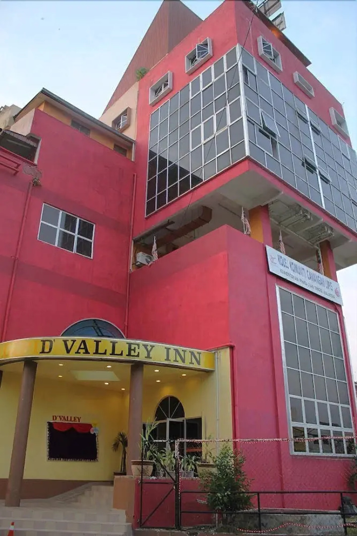 D'Valley Hotel