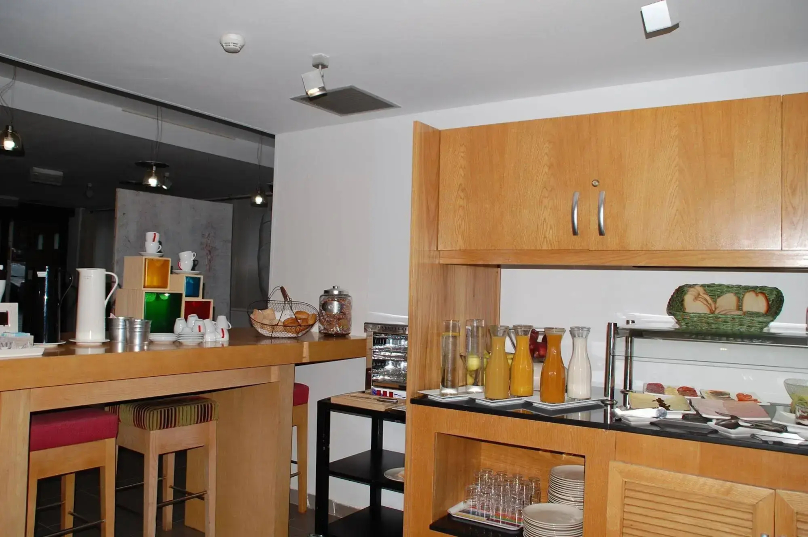 Eco Alcala Suites