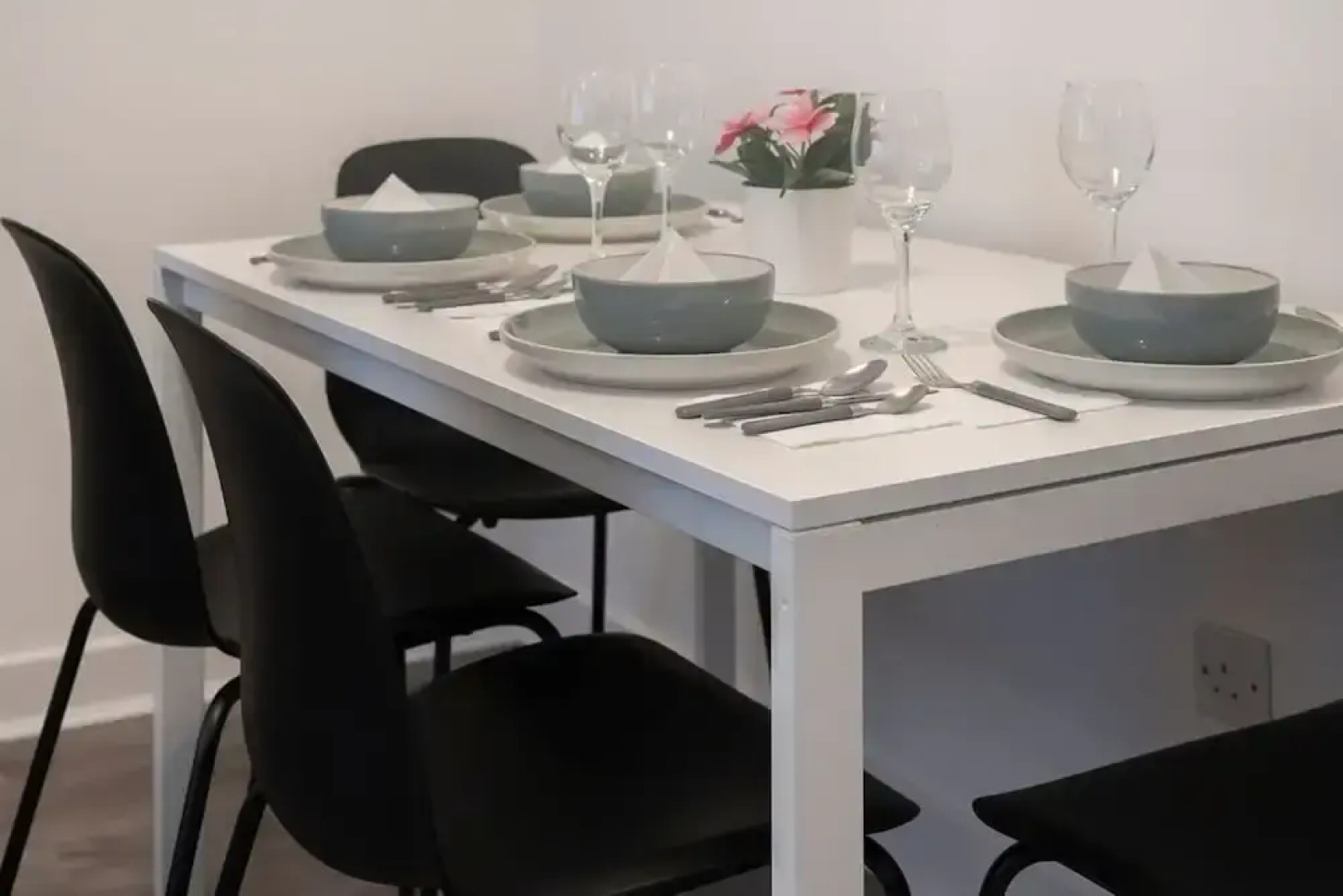 2 Bedroom Apartment-free Parking