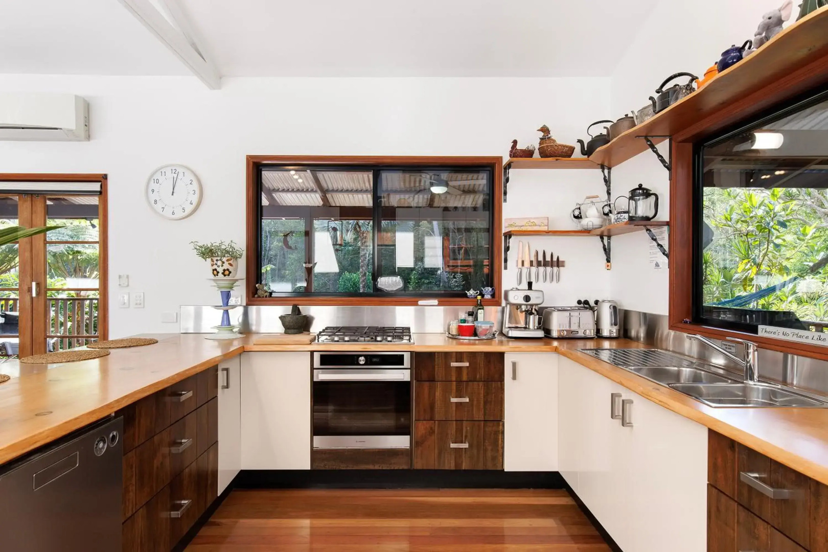 Eclectic Oasis in Doonan, Sunshine Coast