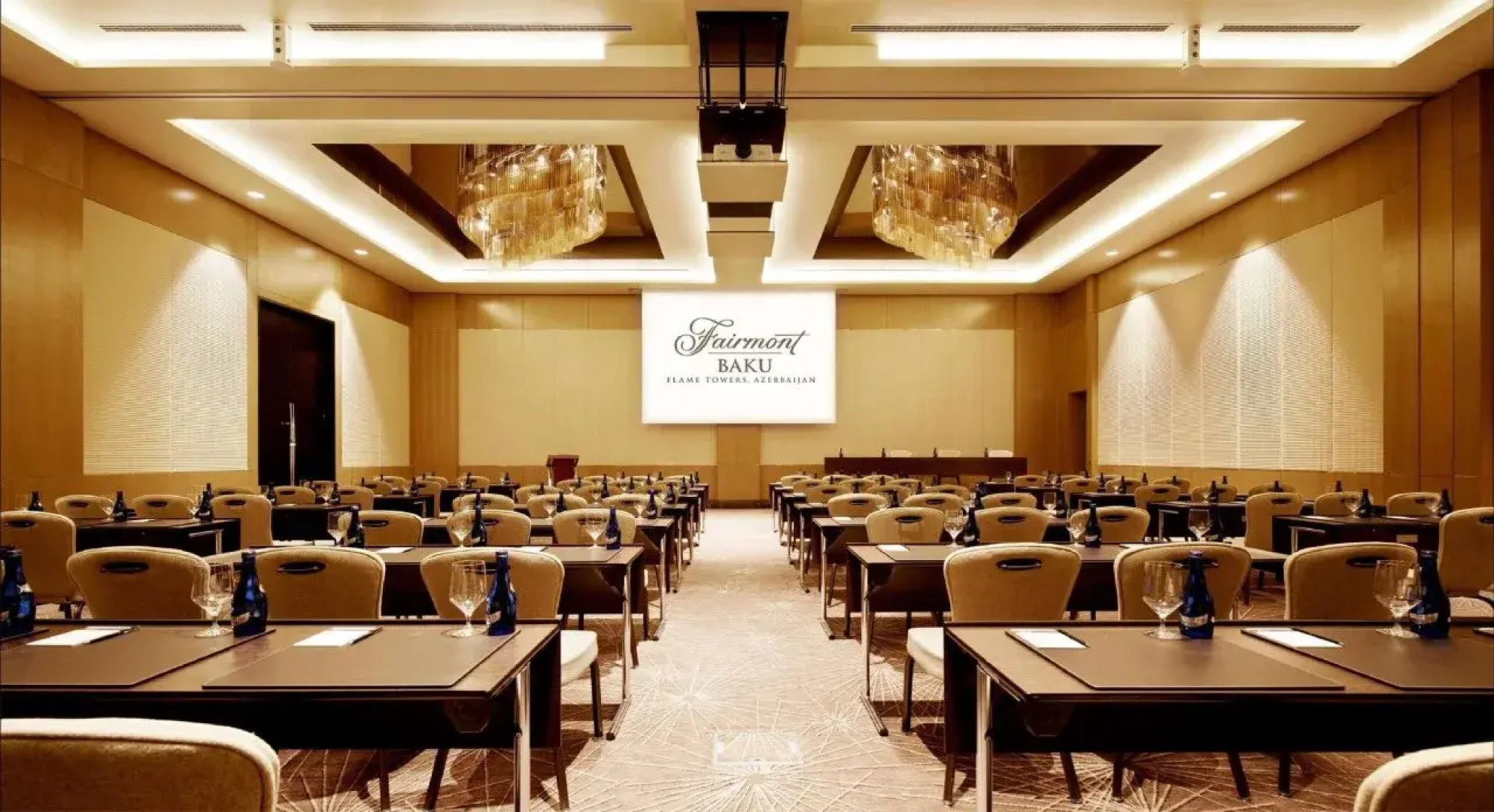 Отель Fairmont Baku at the Flame Towers