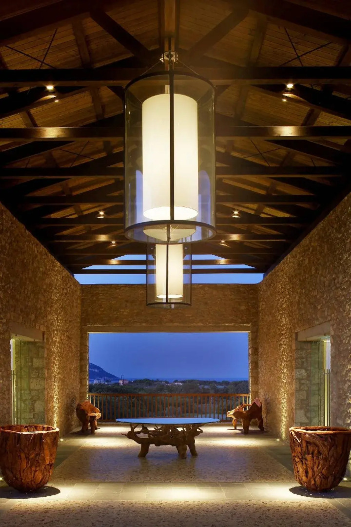 The Romanos, a Luxury Collection Resort