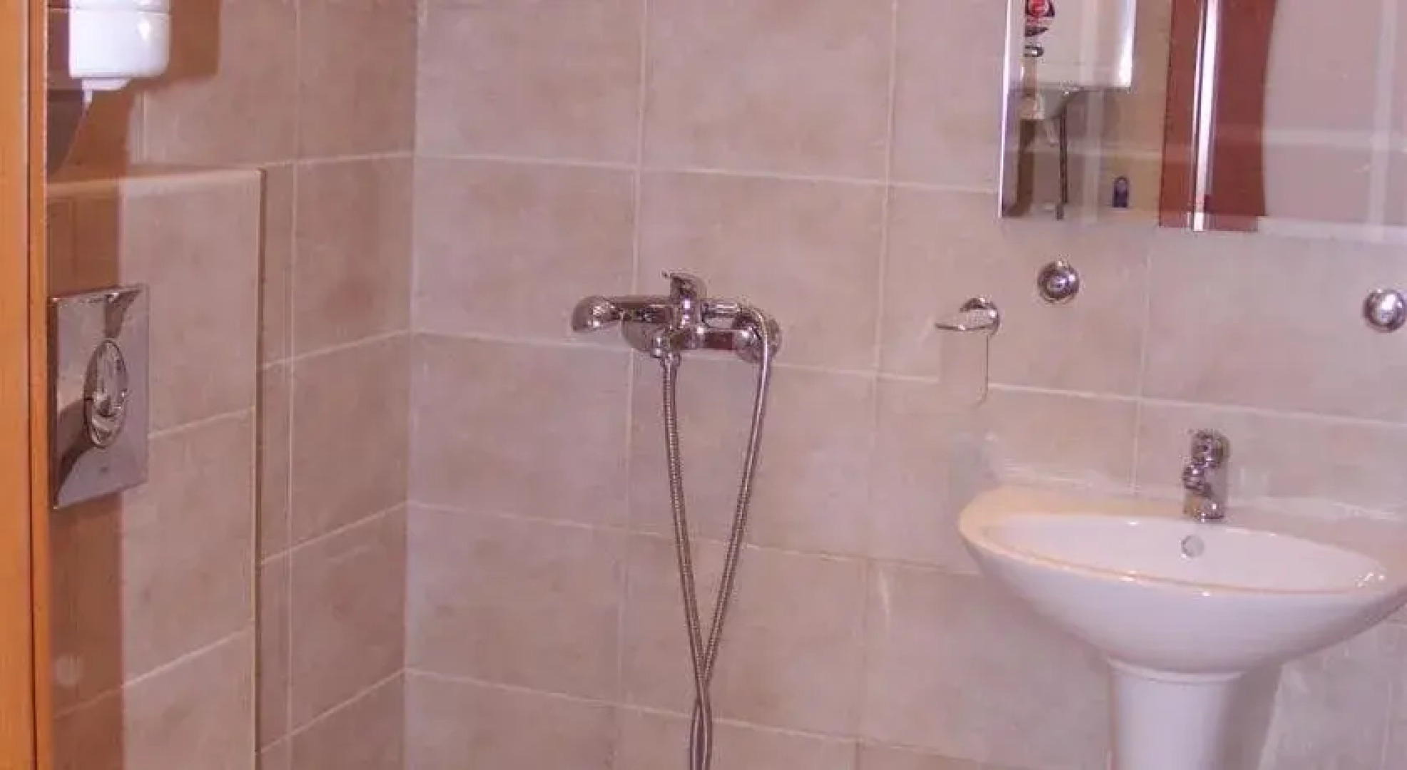 Lucky Beach Apartments