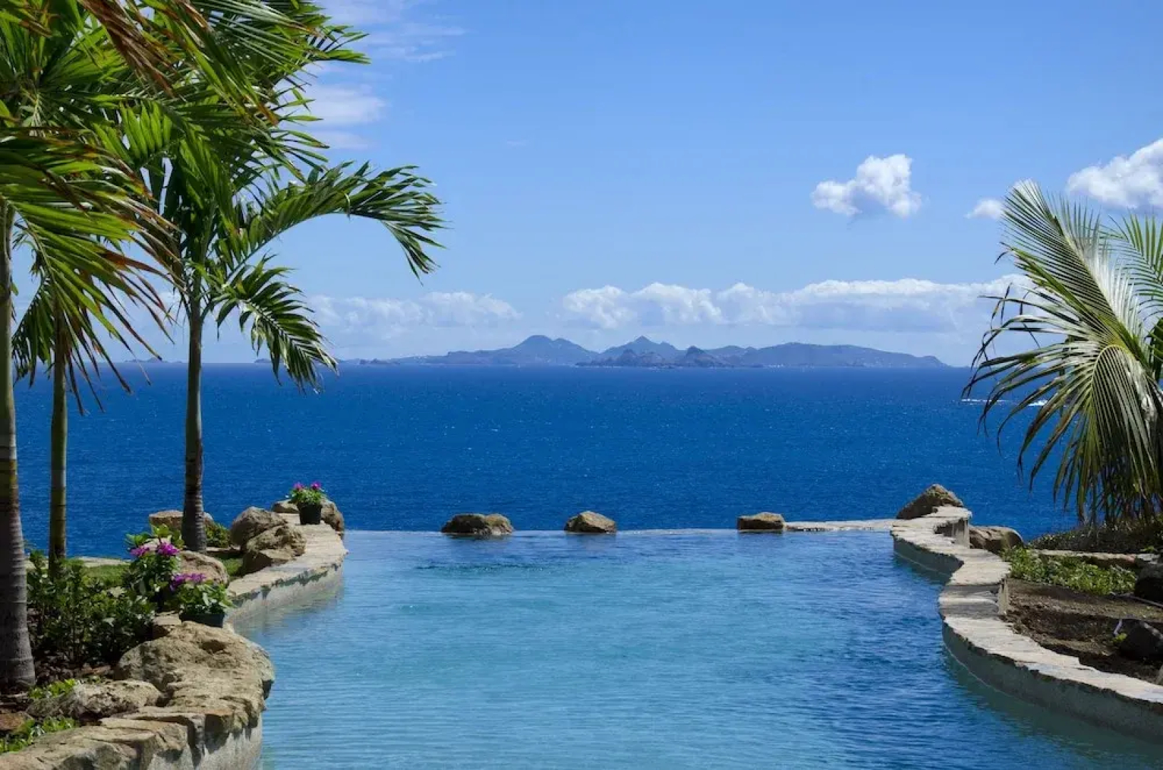 VillaRosa by Island Properties Online
