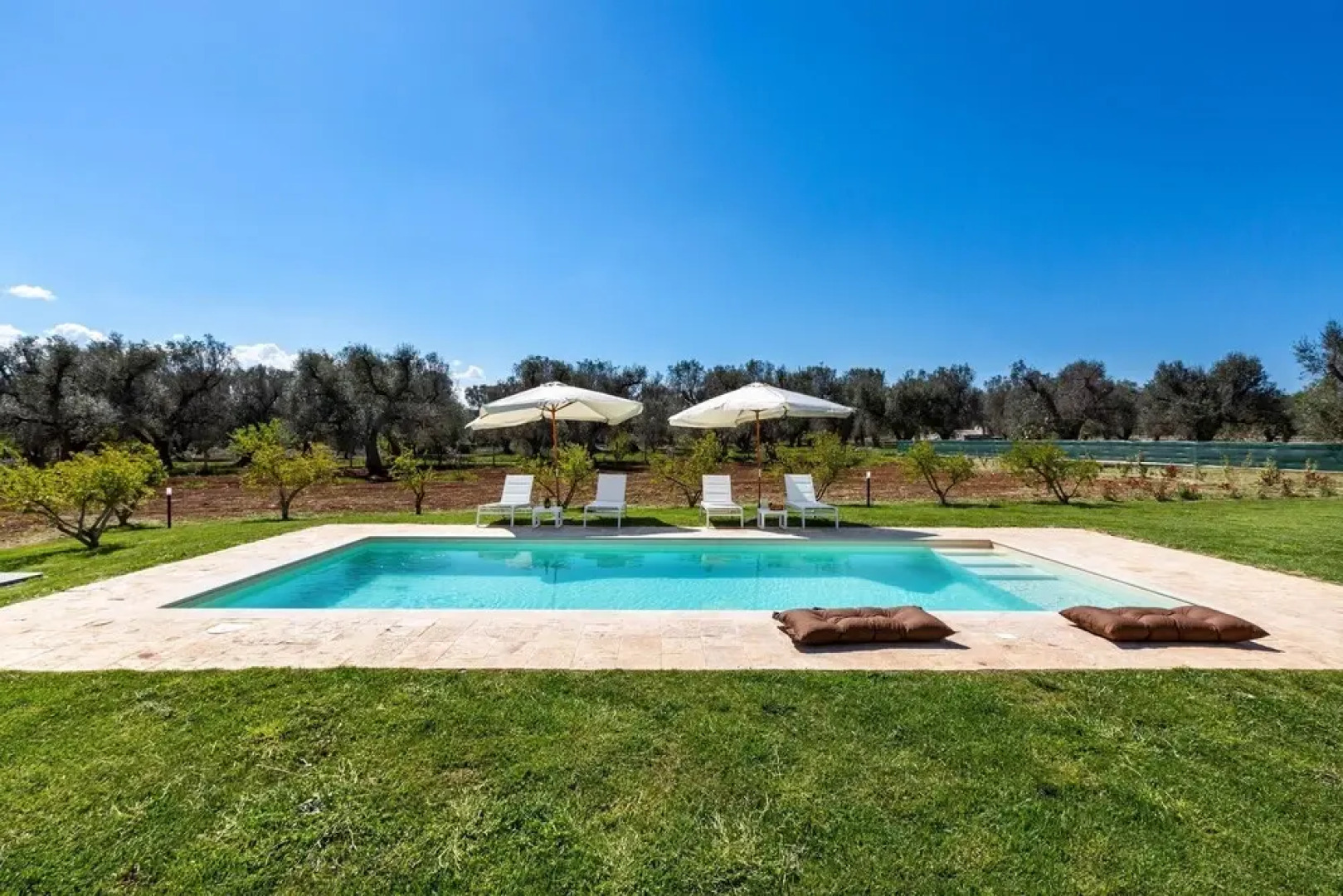 3360 Trulli Pangi by Perle di Puglia