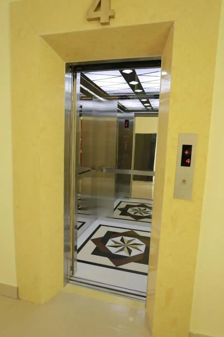 Anova 2 Hotel