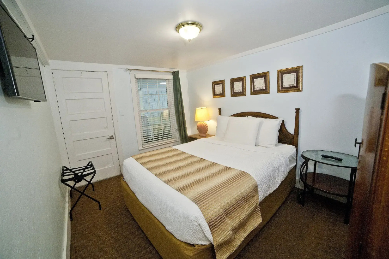 Georgianne Inn & Suites