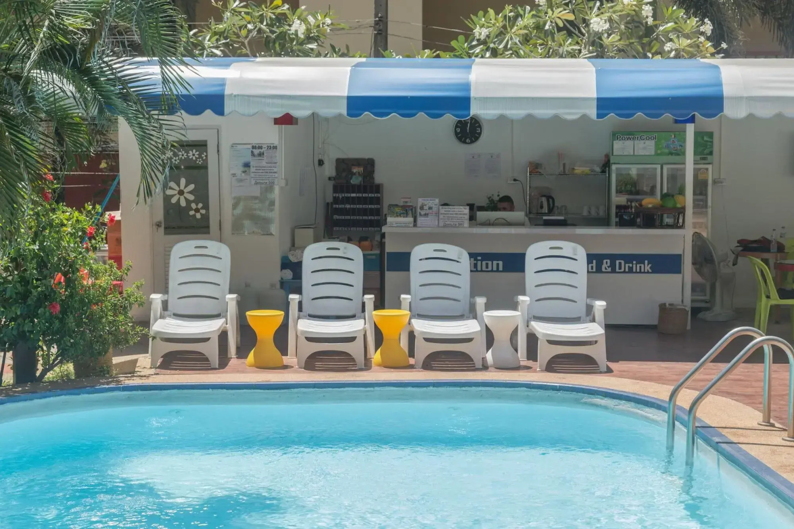 Отель Porterhouse Beach