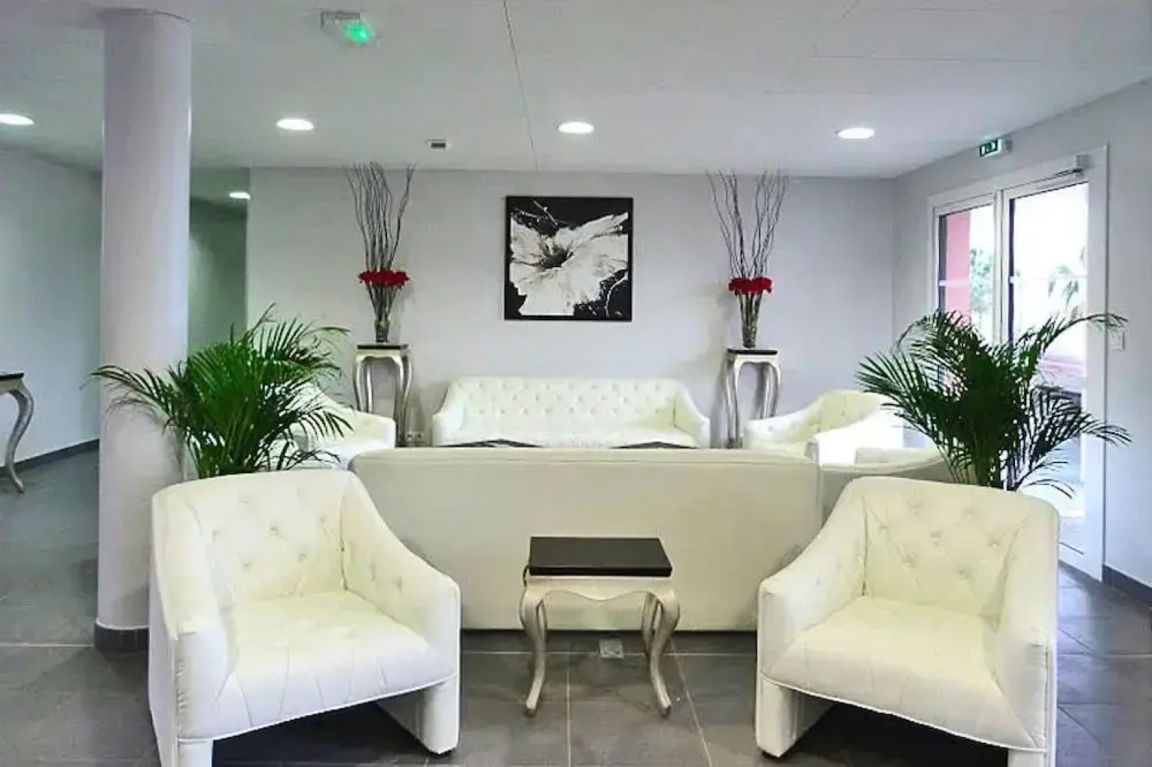 Apartment With Shared Pool Near sea