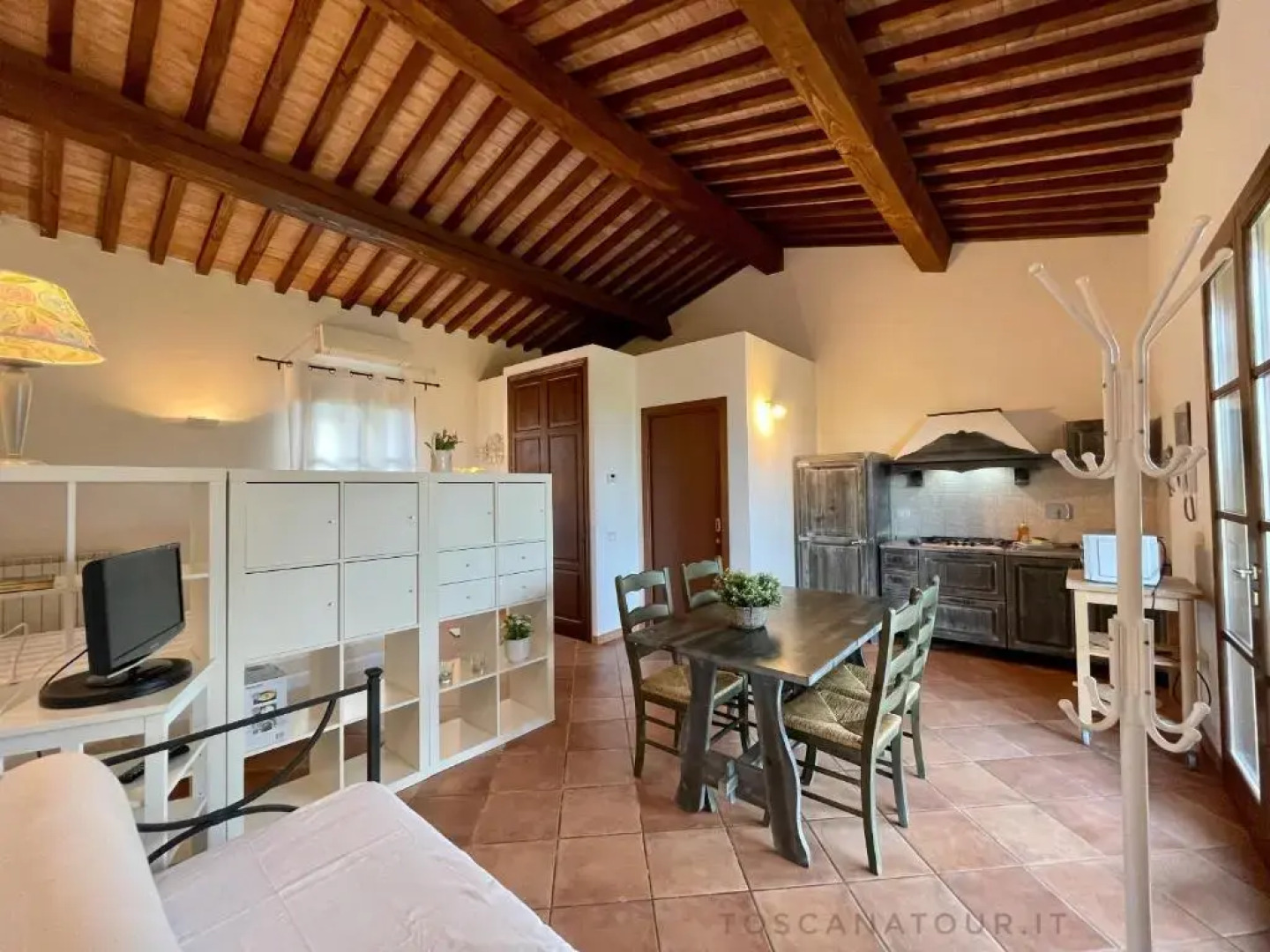 TOSCANA TOUR - small cottage with aircon, private terrace and garden - 2000m from the beach