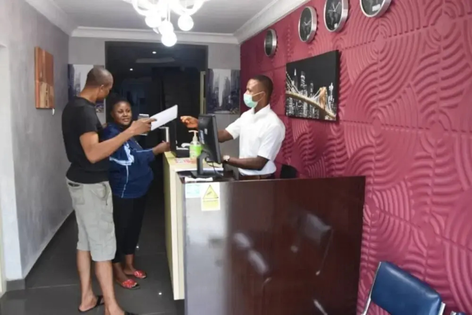 Beautiful 1 Bed, Living Room in a Hotel Penthouse