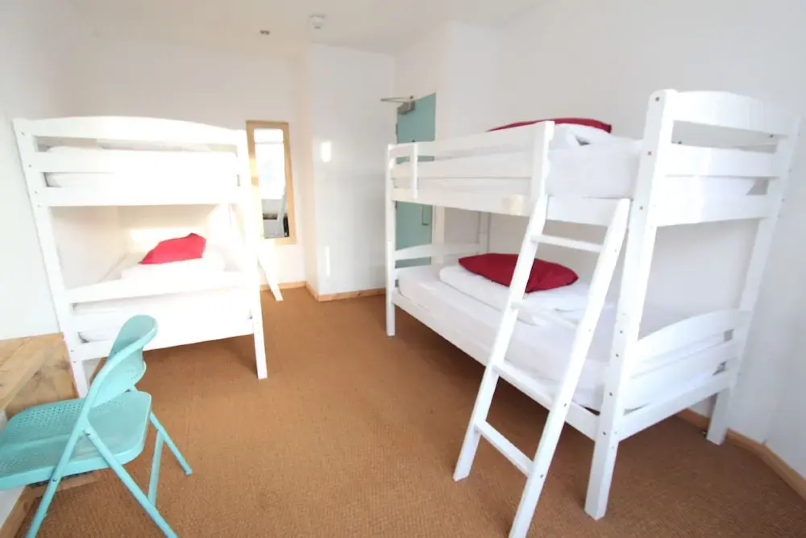 Seadragon Backpackers