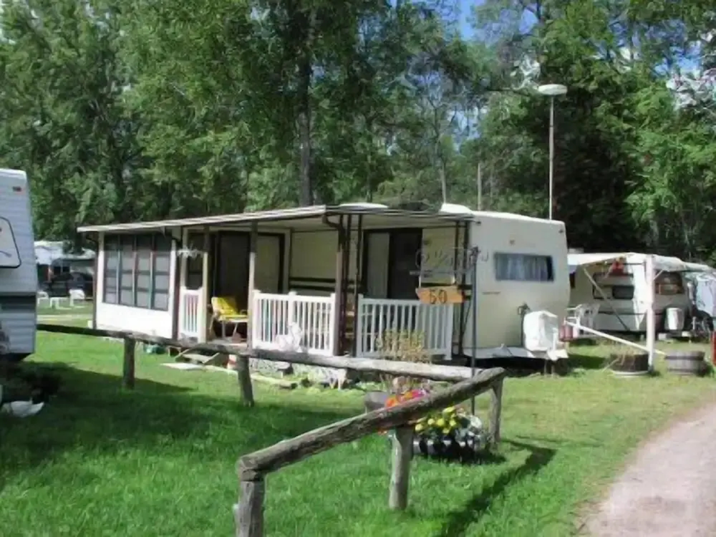 Jell-E-Bean Campground and Trailers