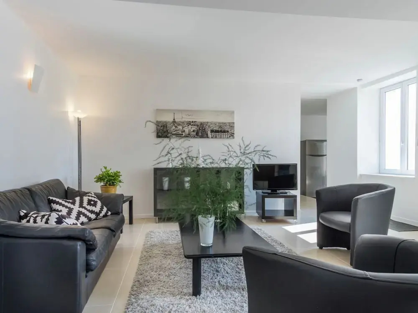 Luxury Holiday Home With Lawn in Beaumont-en-véron Near Chinon