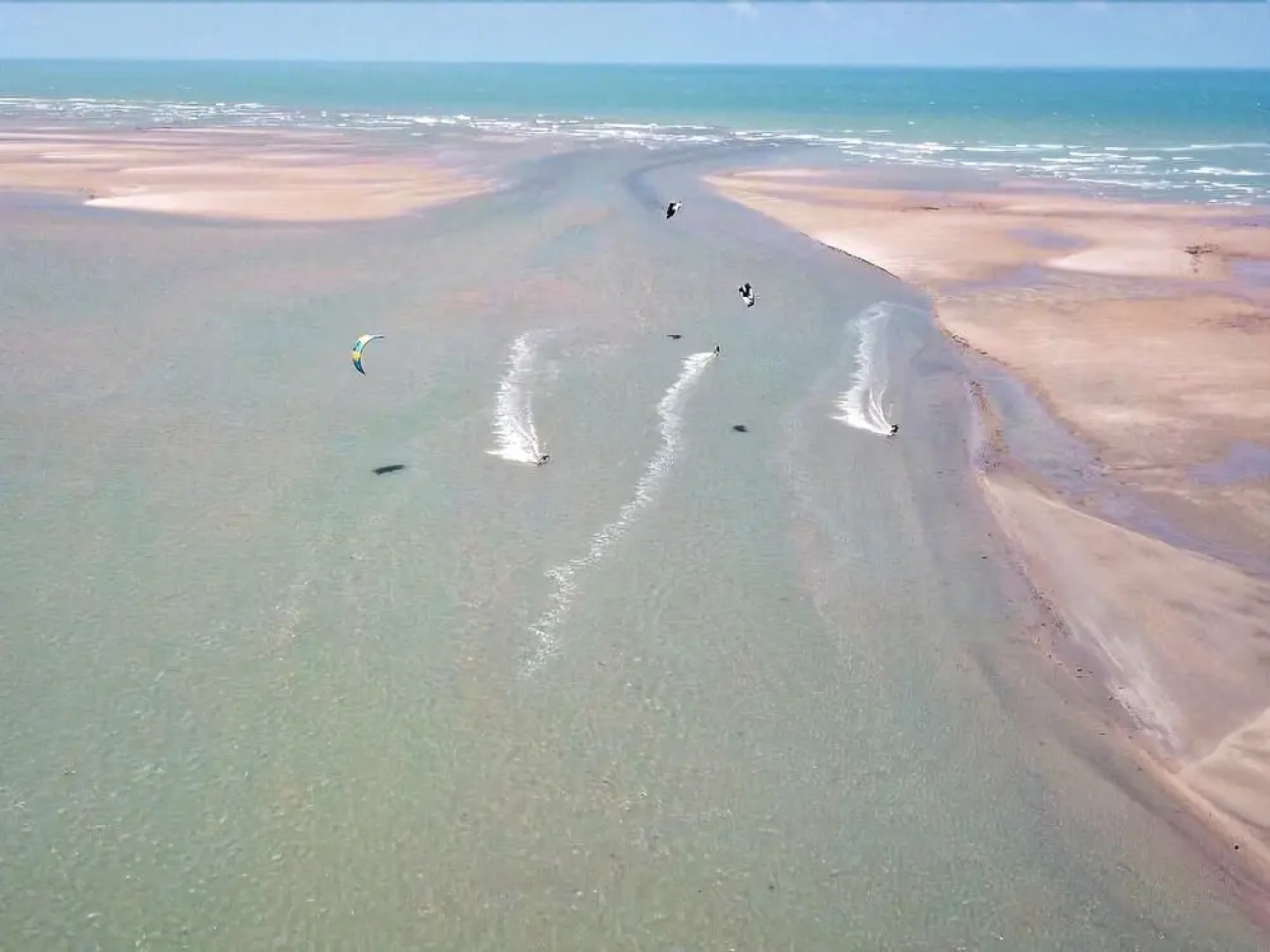 Hula Hula Brazil Icaraizinho