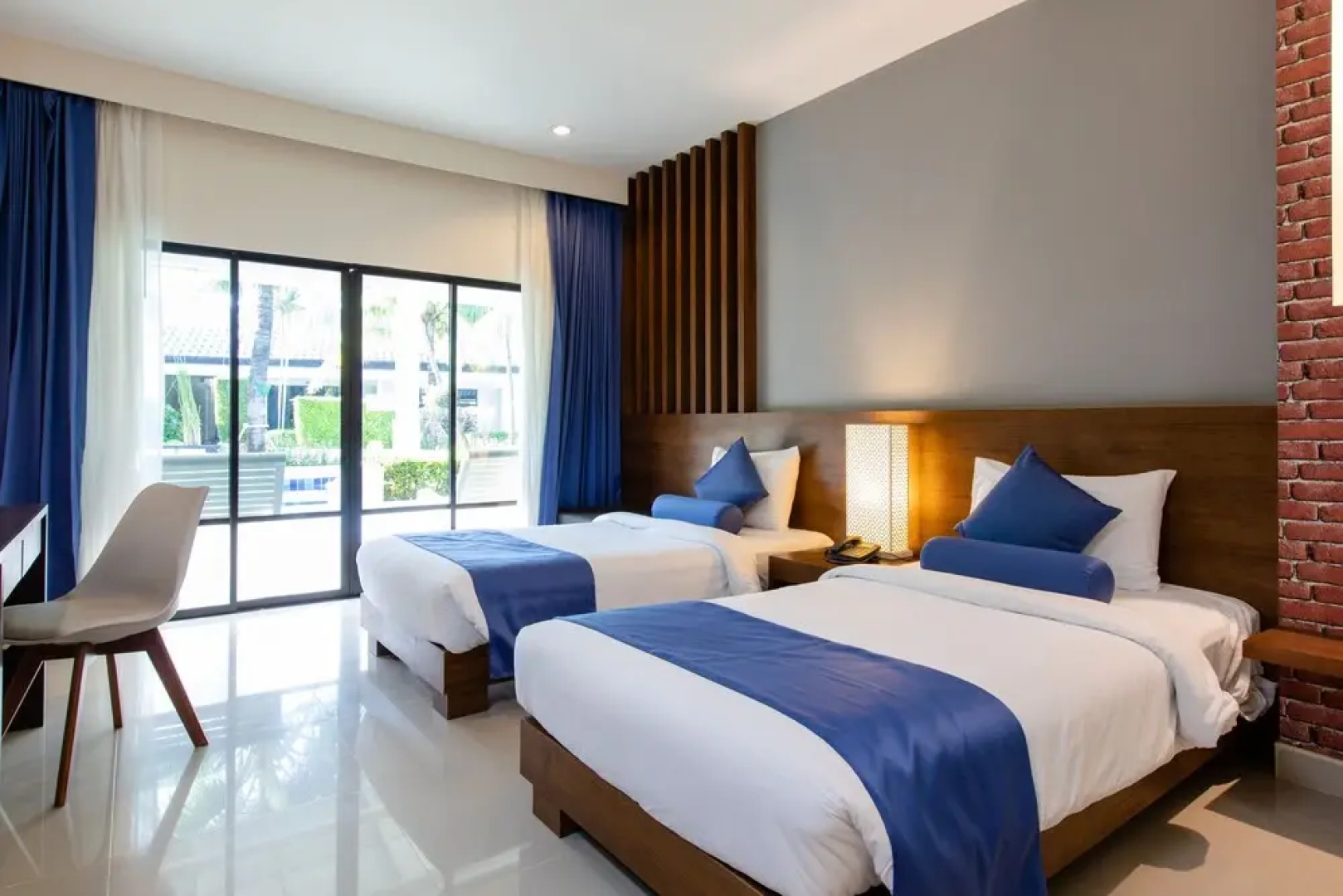 Blu Boat Pool Access Resort and Villas
