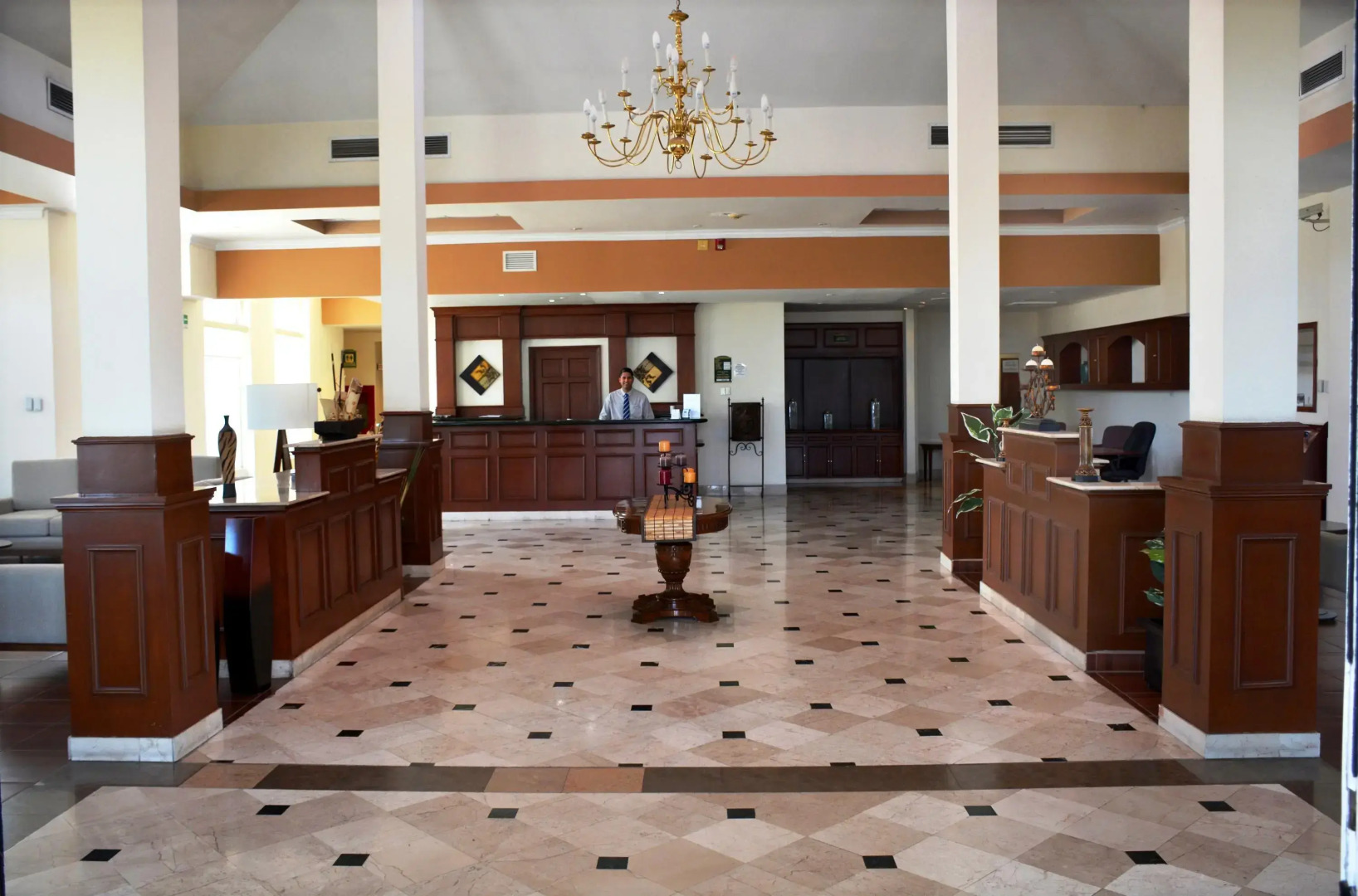 Krystal Urban Ciudad Juárez by US Consulate