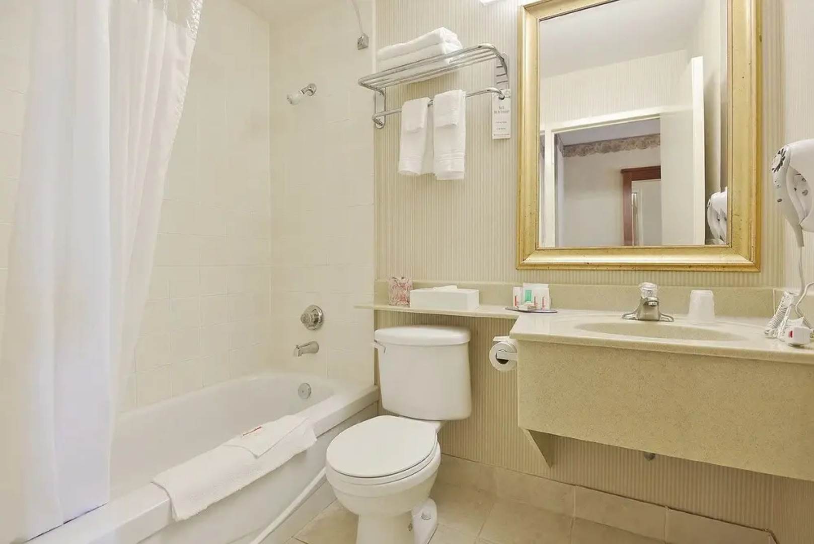 Howard Johnson express Inn & Suites Brampton