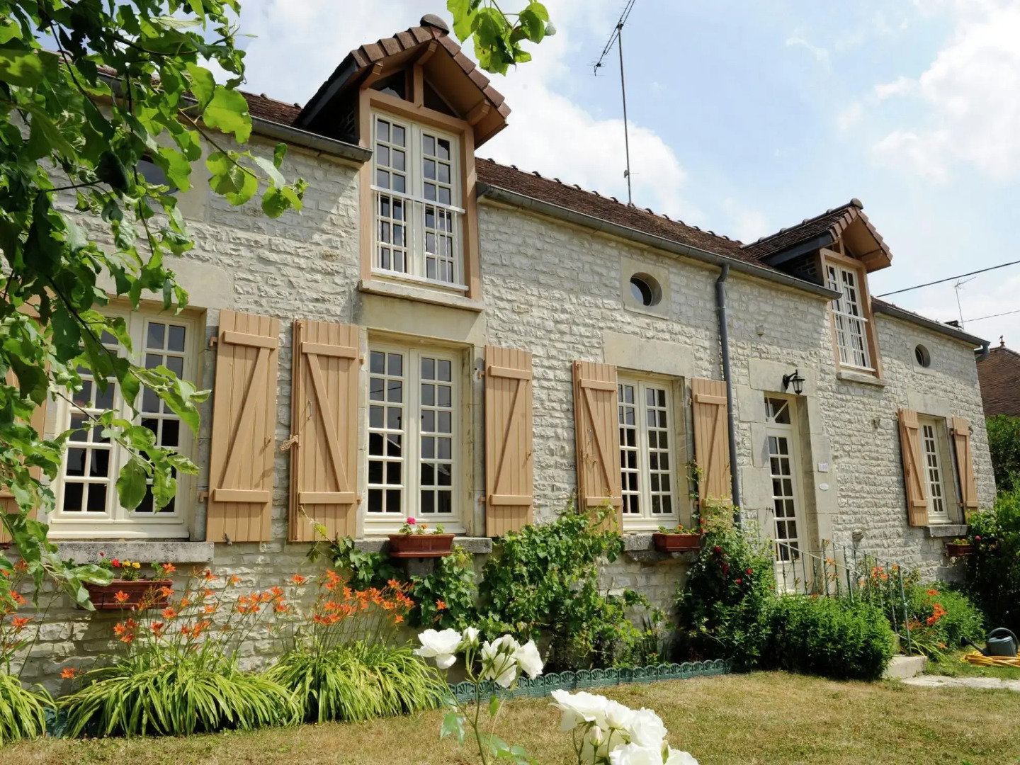 Romantic Gîte in Quiet Village for Champagne Lovers