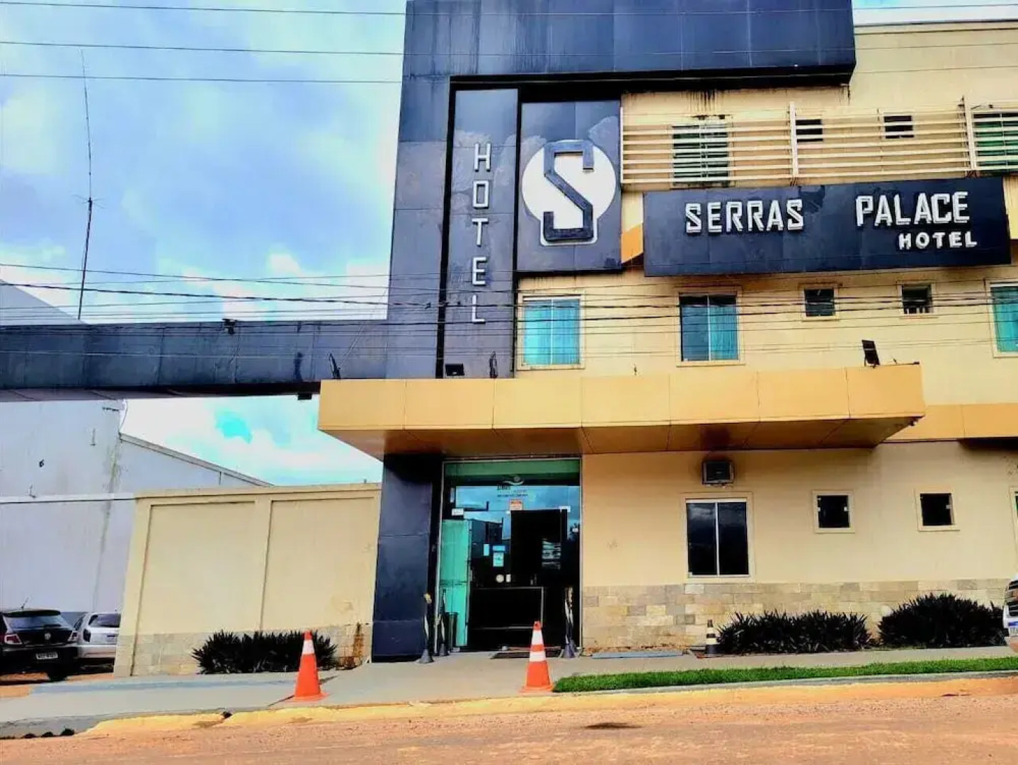 Serra's Comfort Hotel