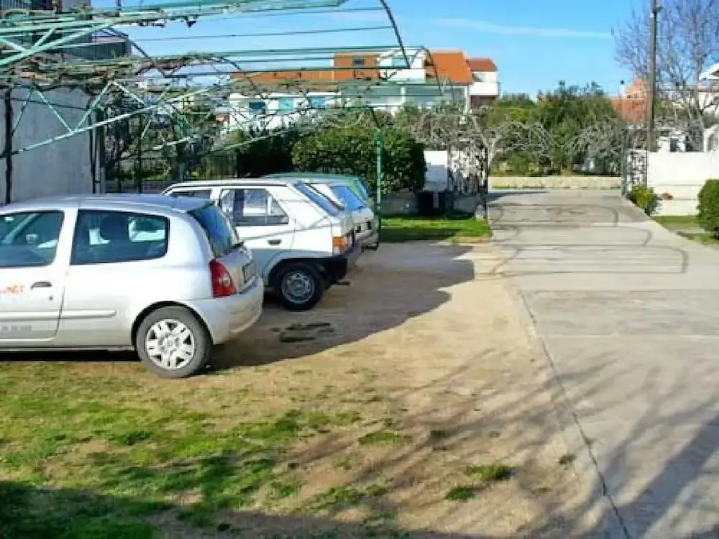 Apartments and Rooms On the Beach