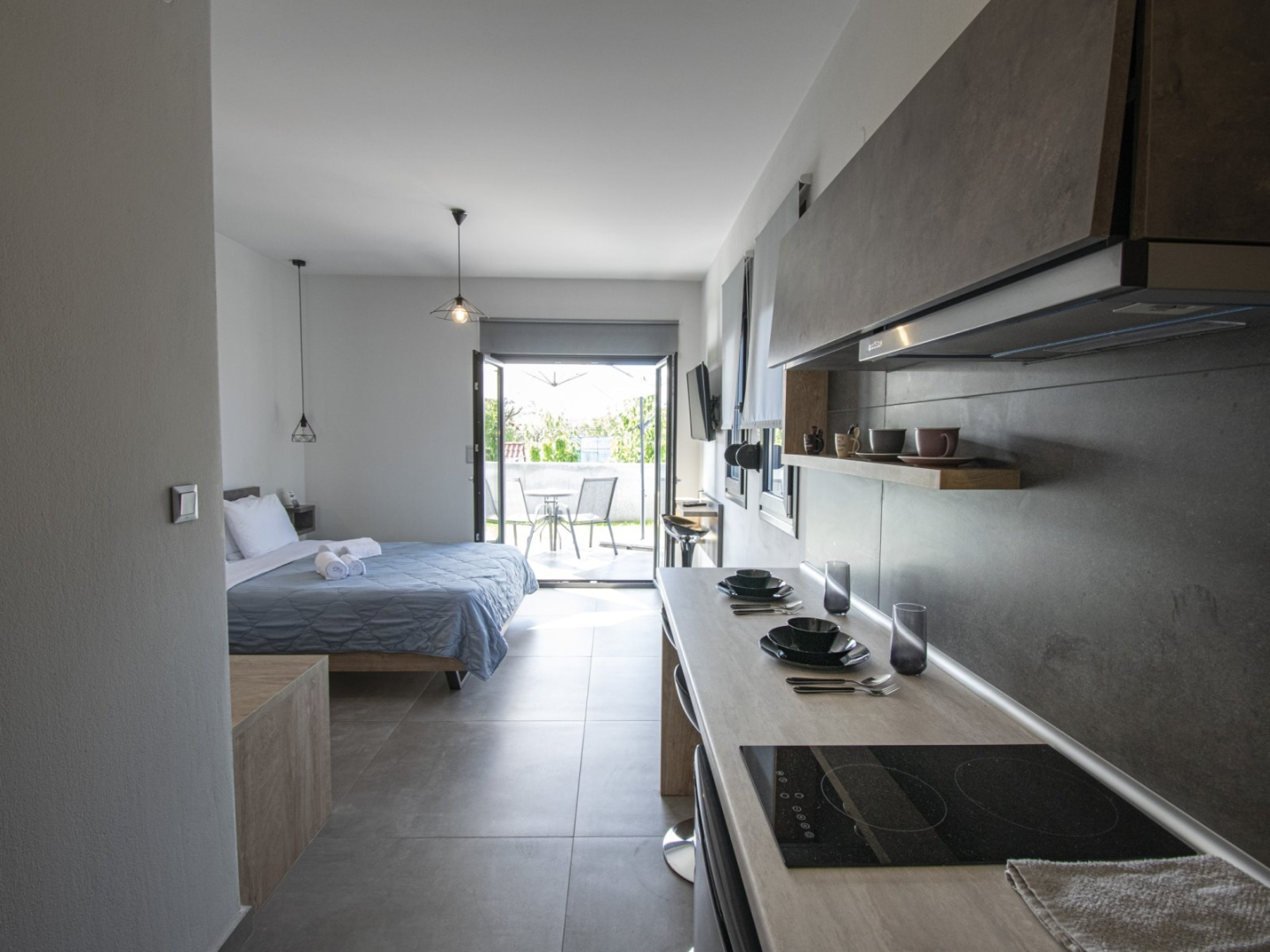 TheaSea Luxury Suites- Studio Suite 1