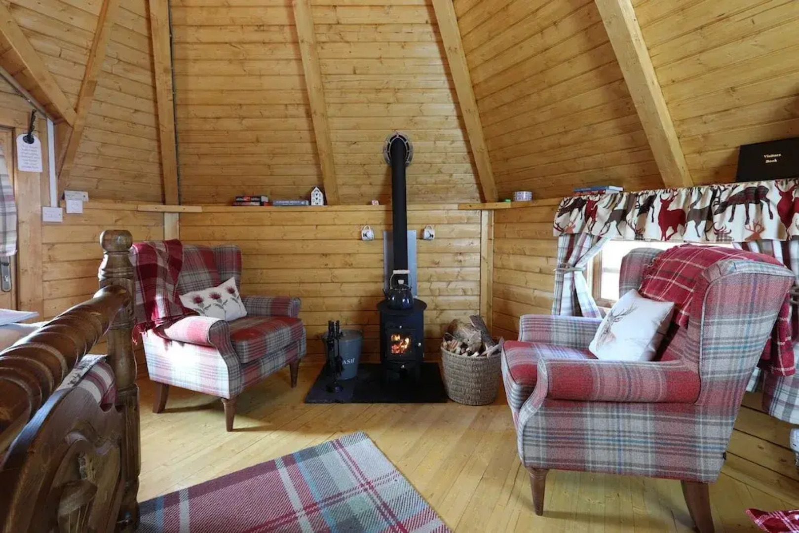 Elsay May Luxury Lodges Exclusively for Couples Over 25yrs and Dog Friendly