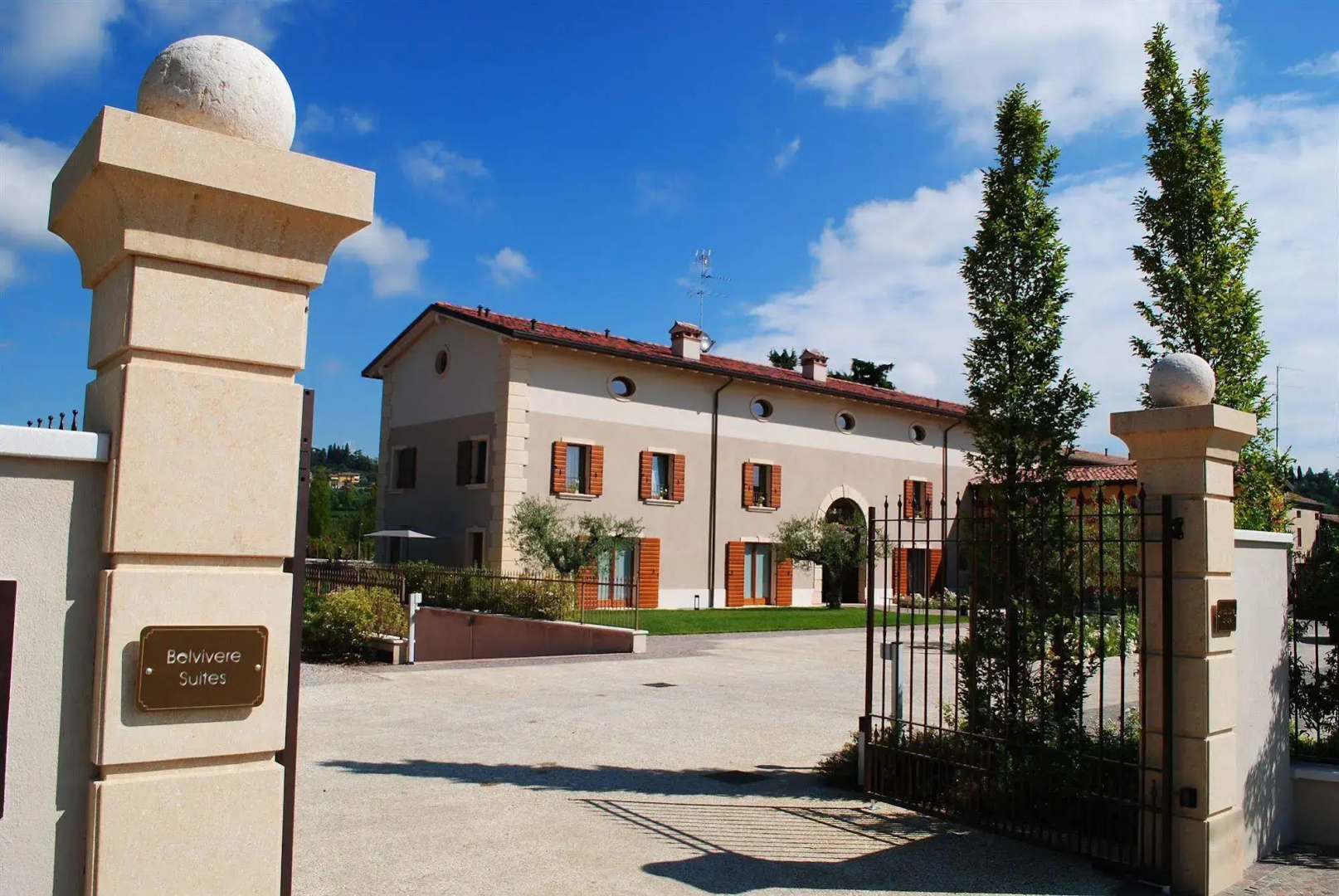 Belvivere Suites