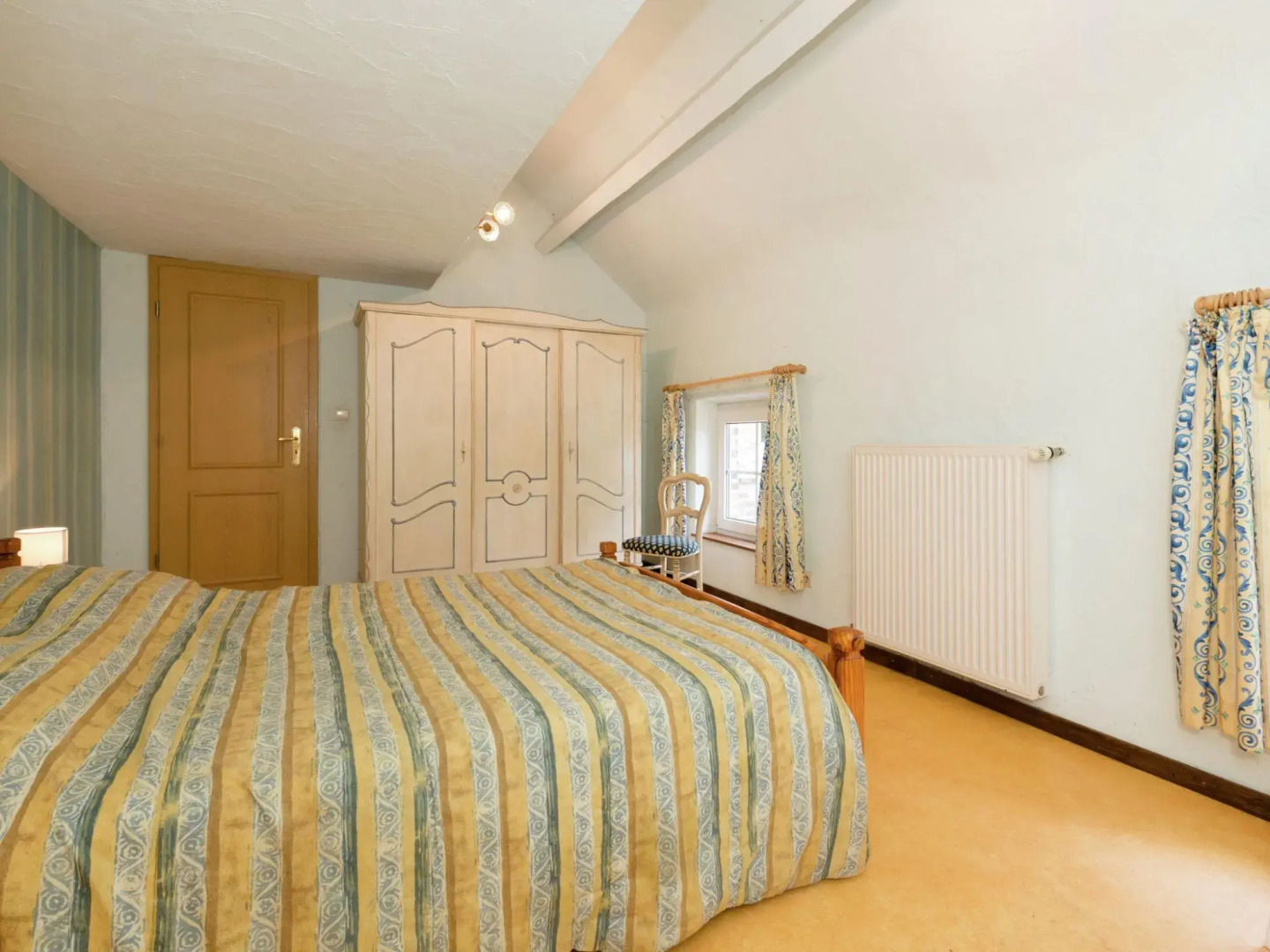 Glorious Holiday Home in Weris with Jacuzzi